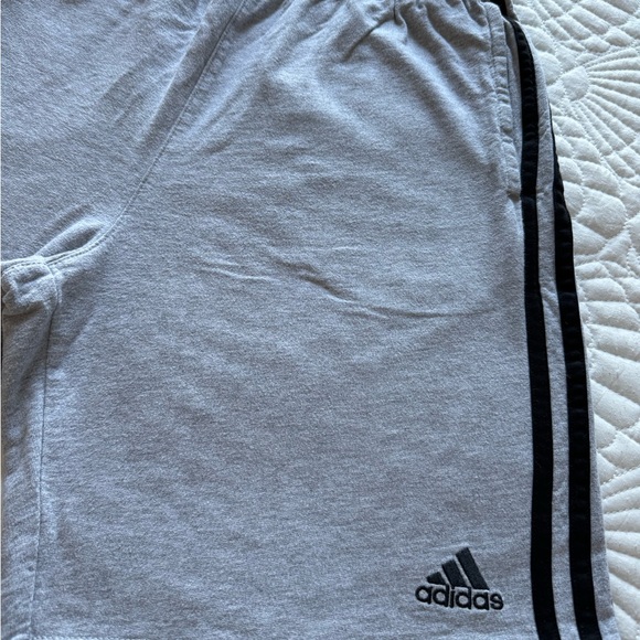 Adidas Shorts Boys Size XL - Picture 4 of 14